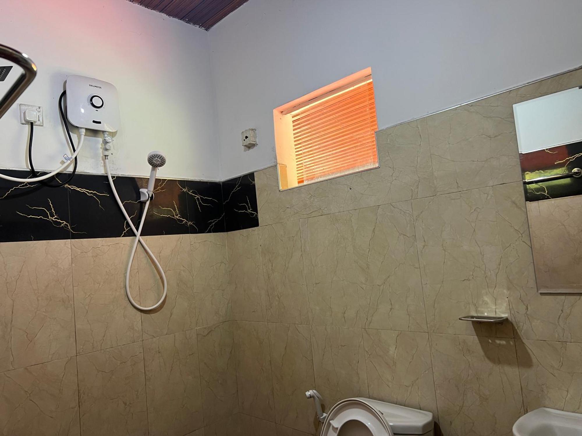 Pineview Lodge אלה מראה חיצוני תמונה